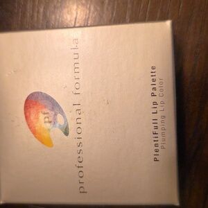 Professional formula lip patette